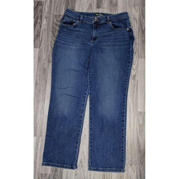 (3/$35) Lee Size 10 Petite Relaxed Fit Straight Leg Mid Rise Denim Blue Jeans - Picture 1 of 10